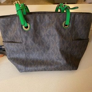Micheal Kors Purse